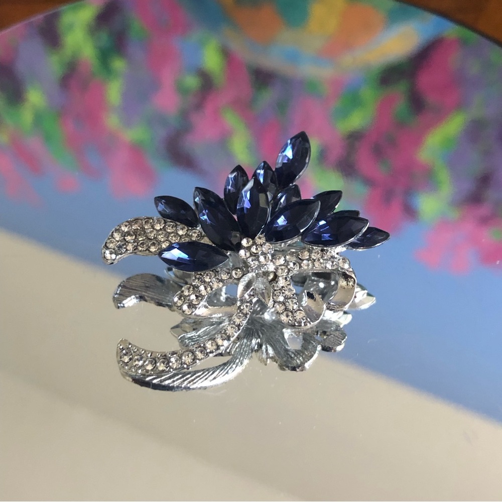 Marquis sapphire tone rhinestone silver plated brooch pin